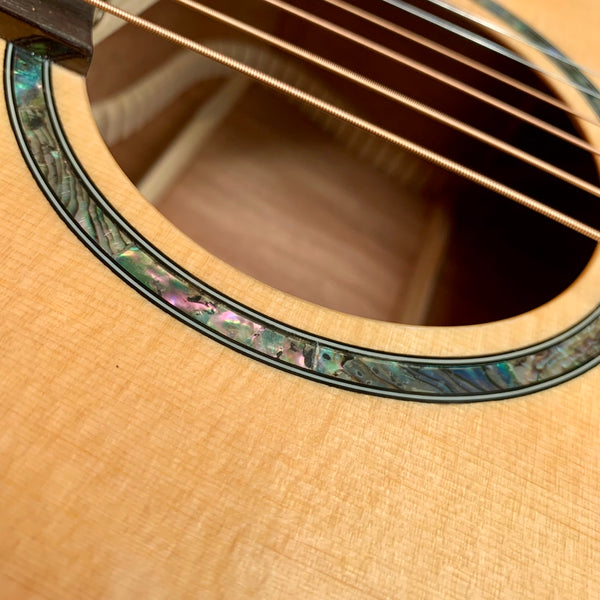 กีต้าร์โปร่งไฟฟ้า Ressonance รุ่น R-03-EQ ไม้แท้ทั้งตัว ( All Solid )