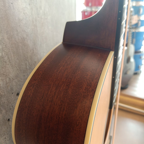 กีต้าร์โปร่ง SAGA รุ่น SA700C