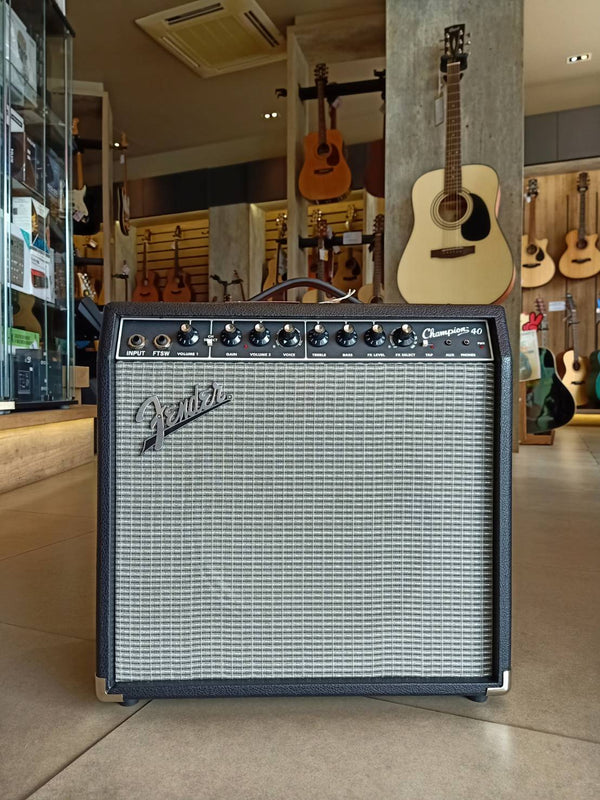 ตู้แอมป์กีต้าร์ไฟฟ้า Fender รุ่น Champion 40