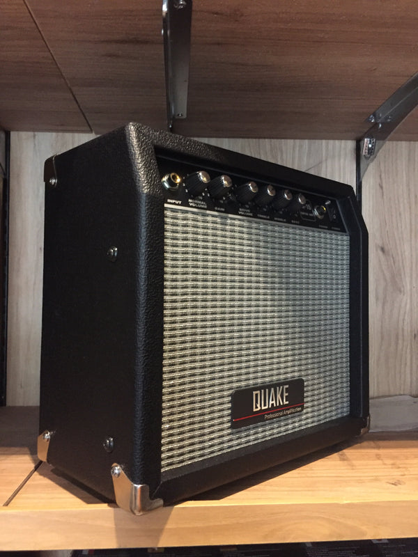 แอมป์กีต้าร์ไฟฟ้า Quake GA-15