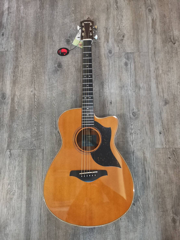 กีต้าร์โปร่งไฟฟ้า Yamaha AC5M พร้อม Hard case