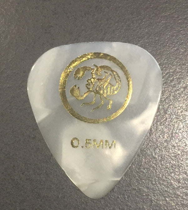 ปิ๊กกีต้าร์ (แมงป่อง) หยดน้ำ 0.5 M