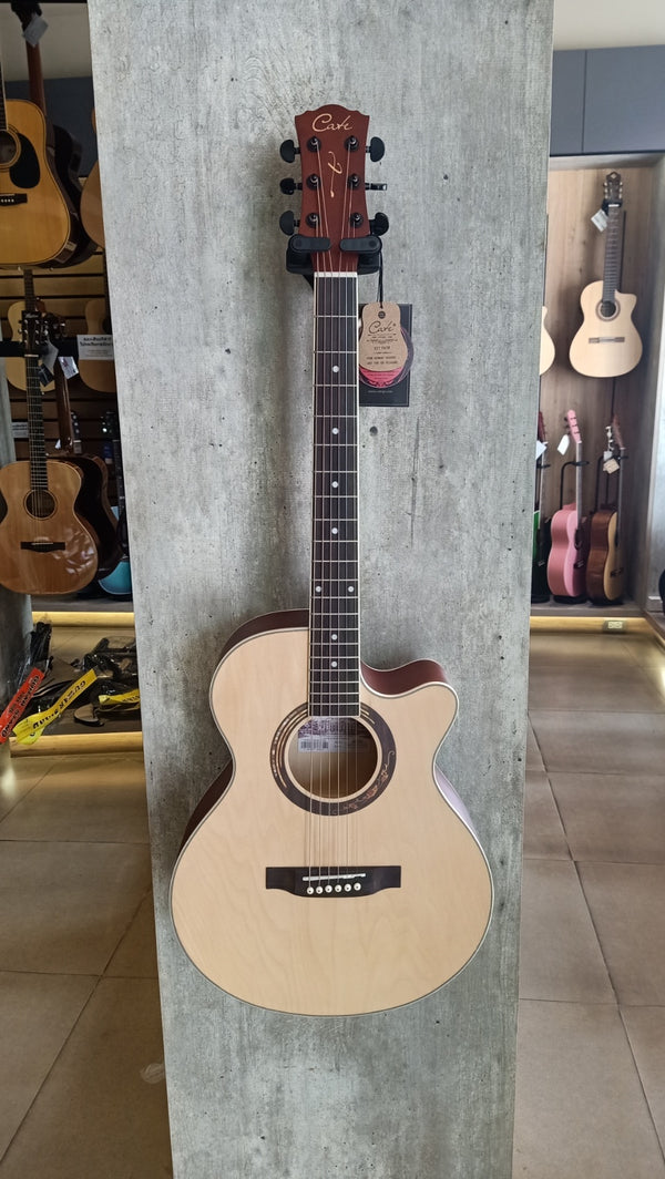 กีต้าร์โปร่ง Cate QM-602