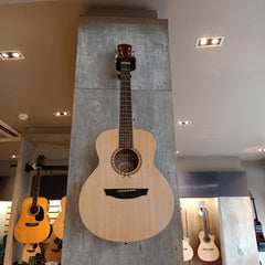 กีต้าร์โปร่ง O-YA Mini SP พร้อมกระเป๋าและปิ๊กการ์ด