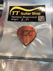 TT wooden pick ปิ๊กกีต้าร์ไม้พะยูง Siamese Rosewood (ทรง DAVA)