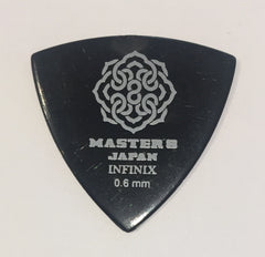 ปิ๊กกีต้าร์ Master 8 Japan Infinix 0.6 ดำสามเหลี่ยม